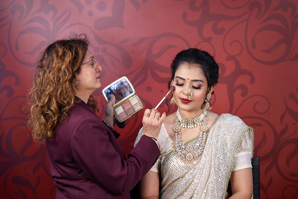 Vaishnavi International Makeup Artist Course