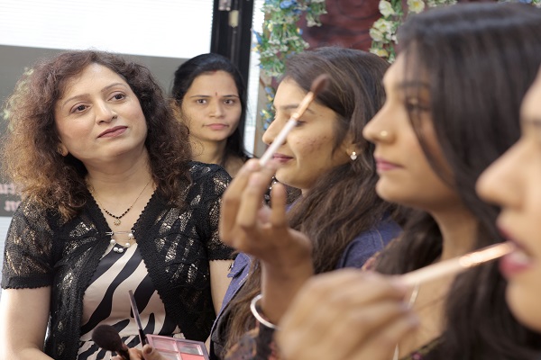 Vaishnavi Self Makeup Artists Course
