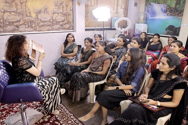 Vaishanvi Bridal Studio - Basic Makeup Artist Course in Jalgaon